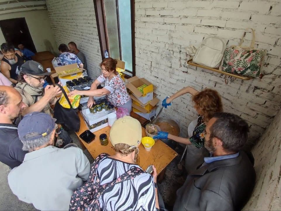 Міжнародна Дипломатична Гуманітарна Місія ОБСЄ в Україні системно підтримує мешканців Львова та потребуючих, забезпеч…