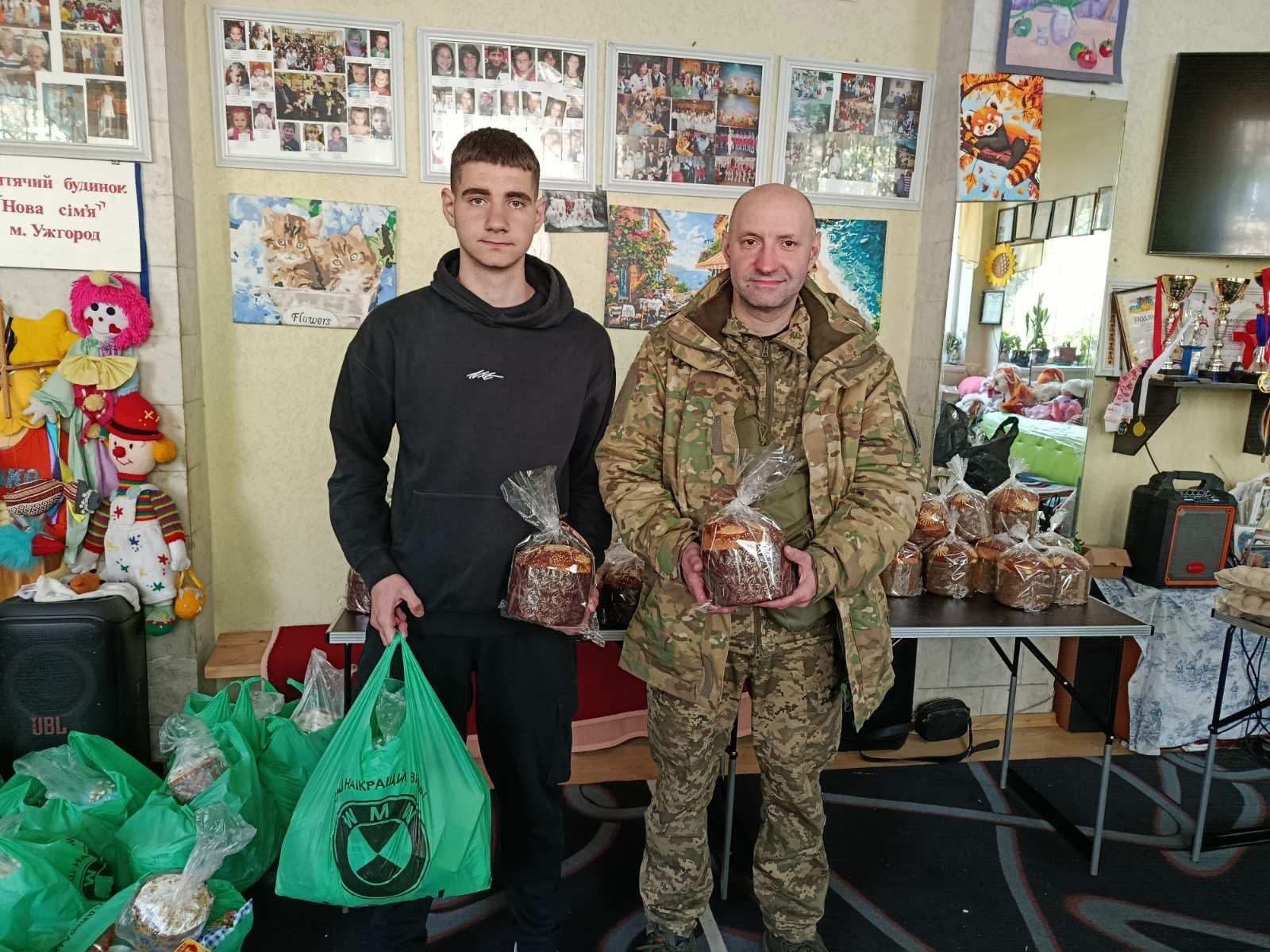 Mezinárodní diplomatická humanitární mise OBSE Ukrajina přivítala děti s Velikonocemi