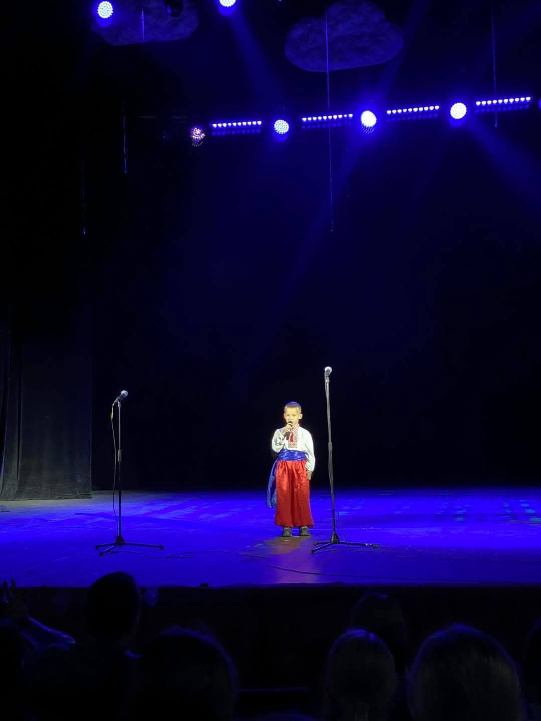 34 let dobra a péče