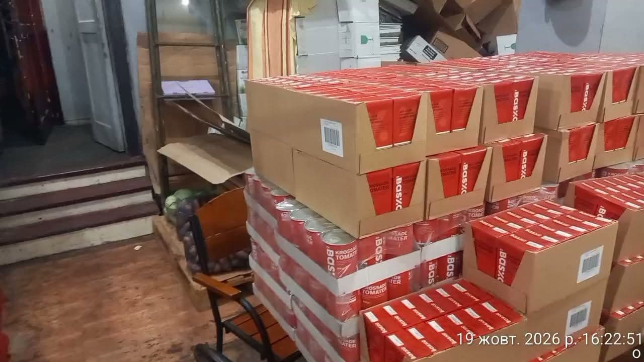 Кадр із відео БФ «Допомога нужденним» про отримання продуктів для благодійної їдальні